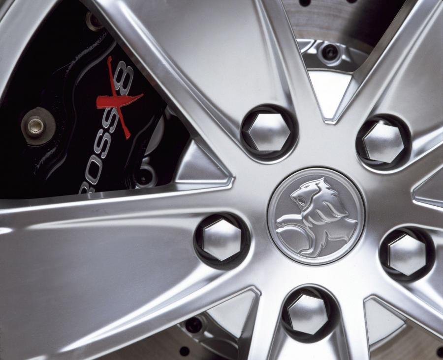  Holden Cross 8 Concept 2002 года  (фото 9 из 14)